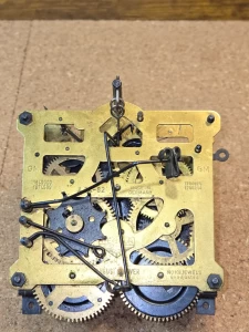 Mouvement d’horloge coucou Regula A 34-82